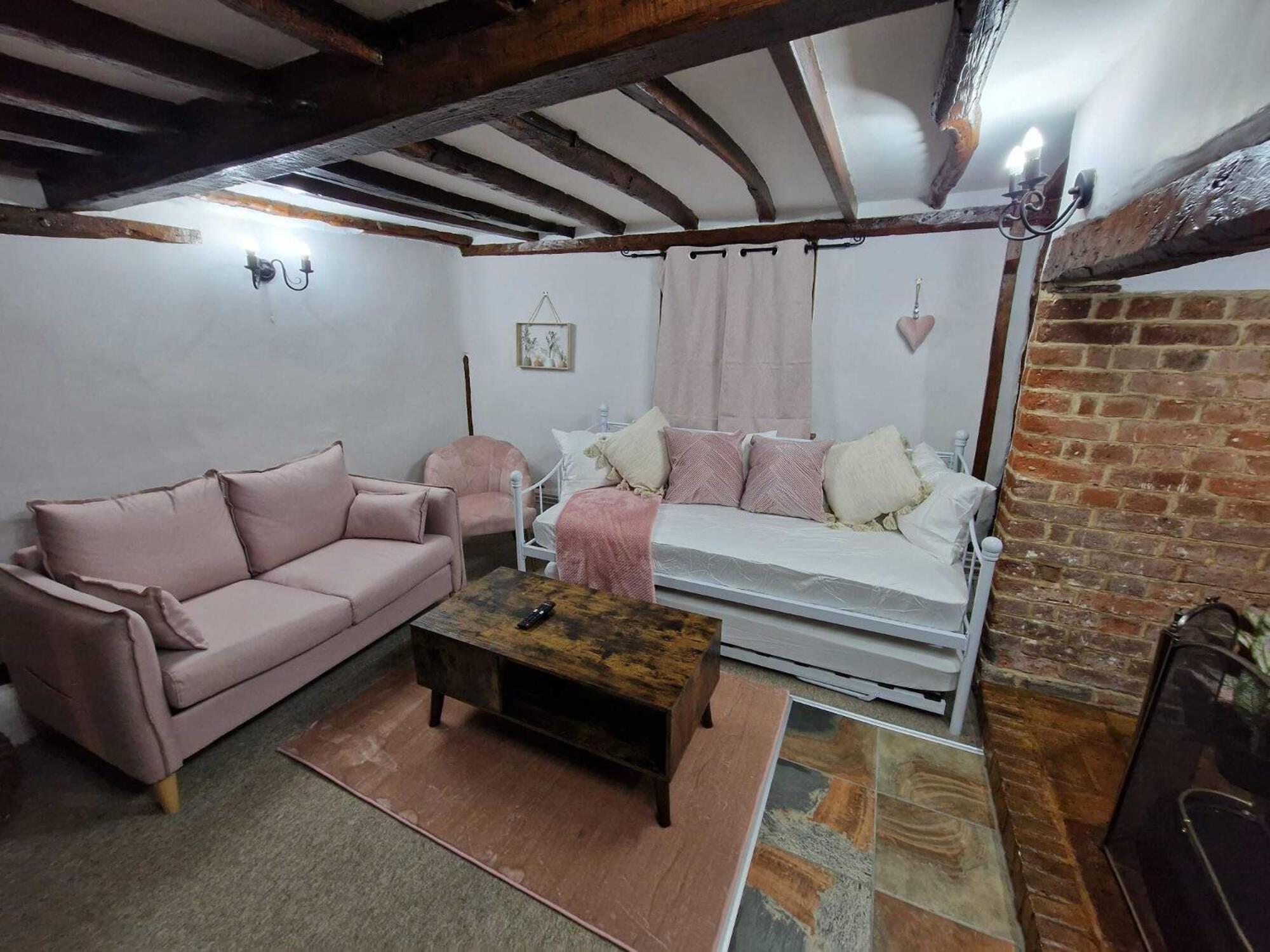 Two Bedroom Grade Ll Cottage At Az Luxury Stays Honey Horsefield With Wifi And Free Parking Hundon Dış mekan fotoğraf
